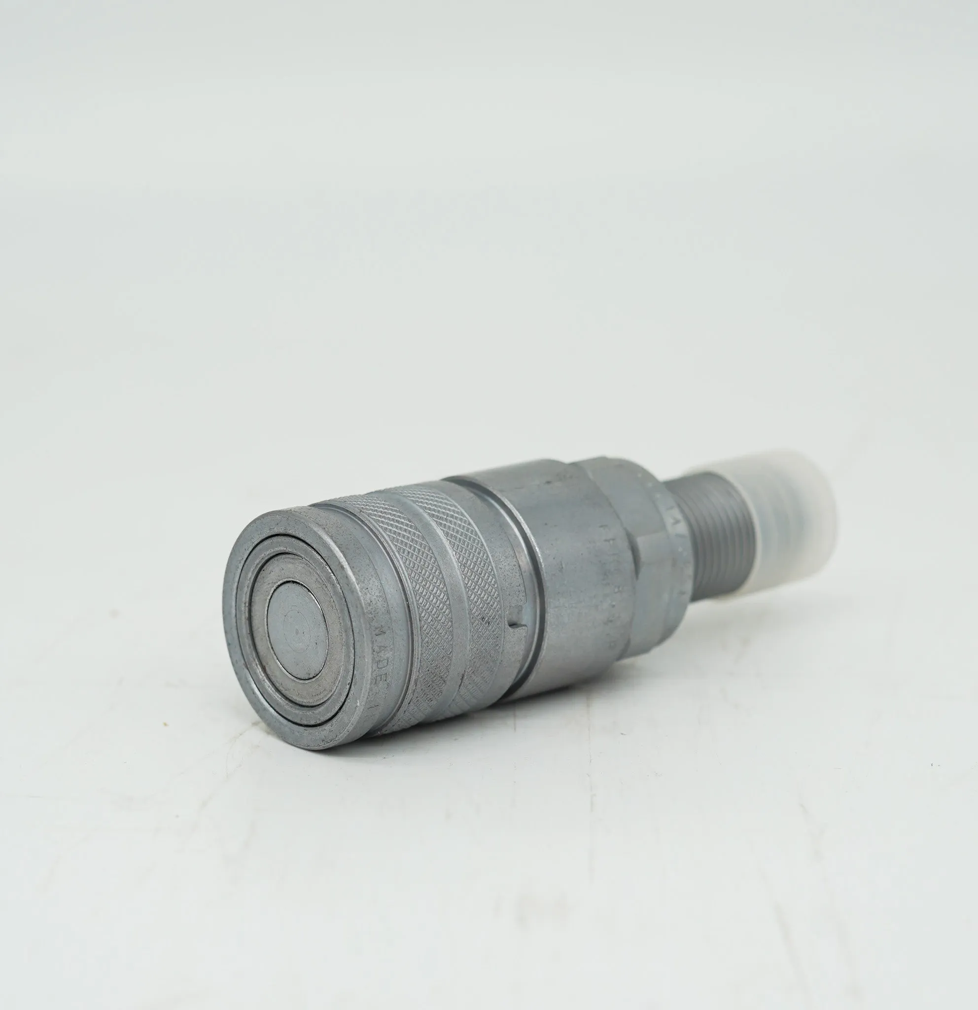 FLAT FACE FEMALE COUPLER,1/4" BODY, 7/8" UNF/ORB THREAD P/N 7246794