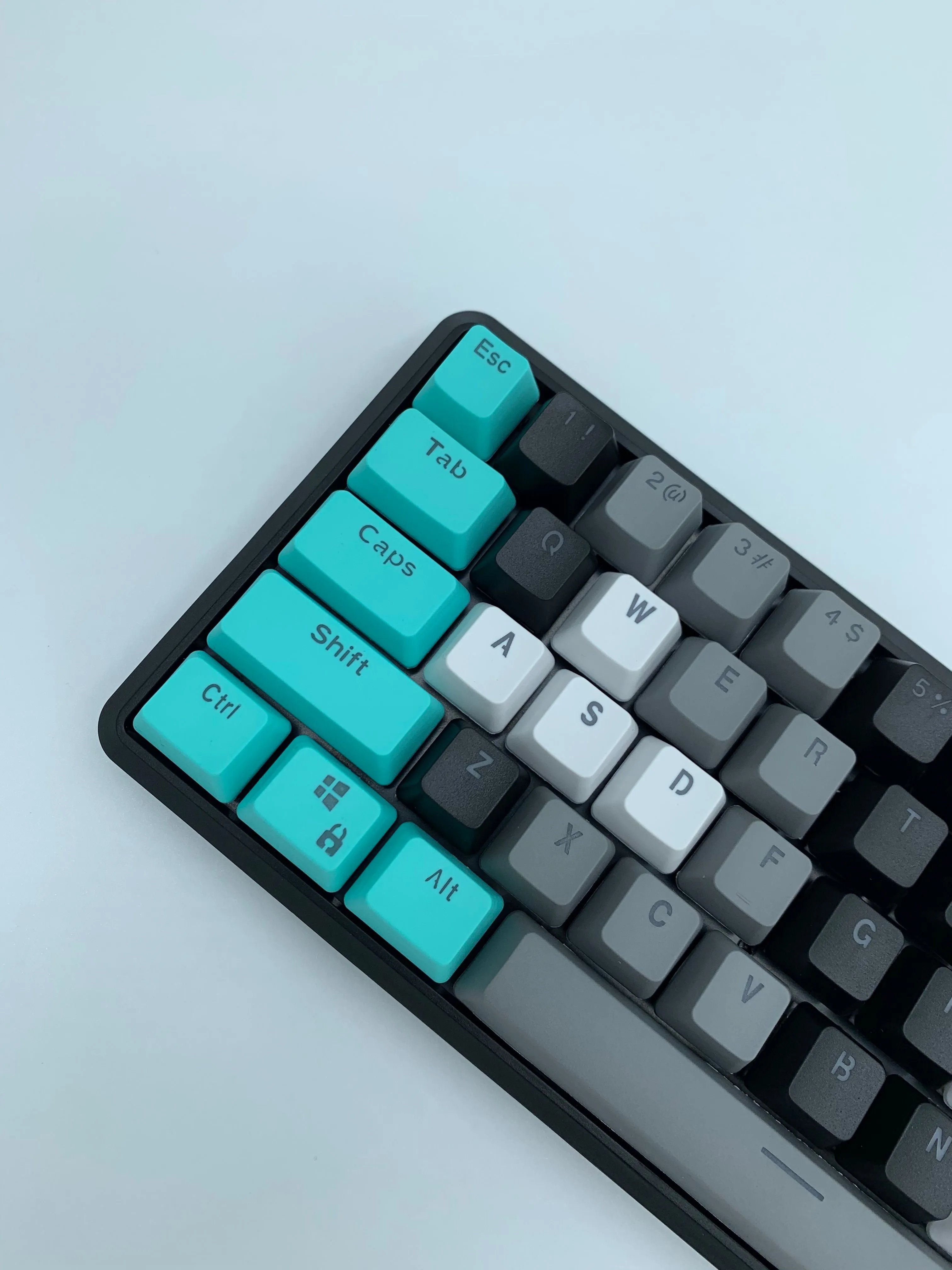 Hotswap 65% Mechanical Keyboard - Cyborg