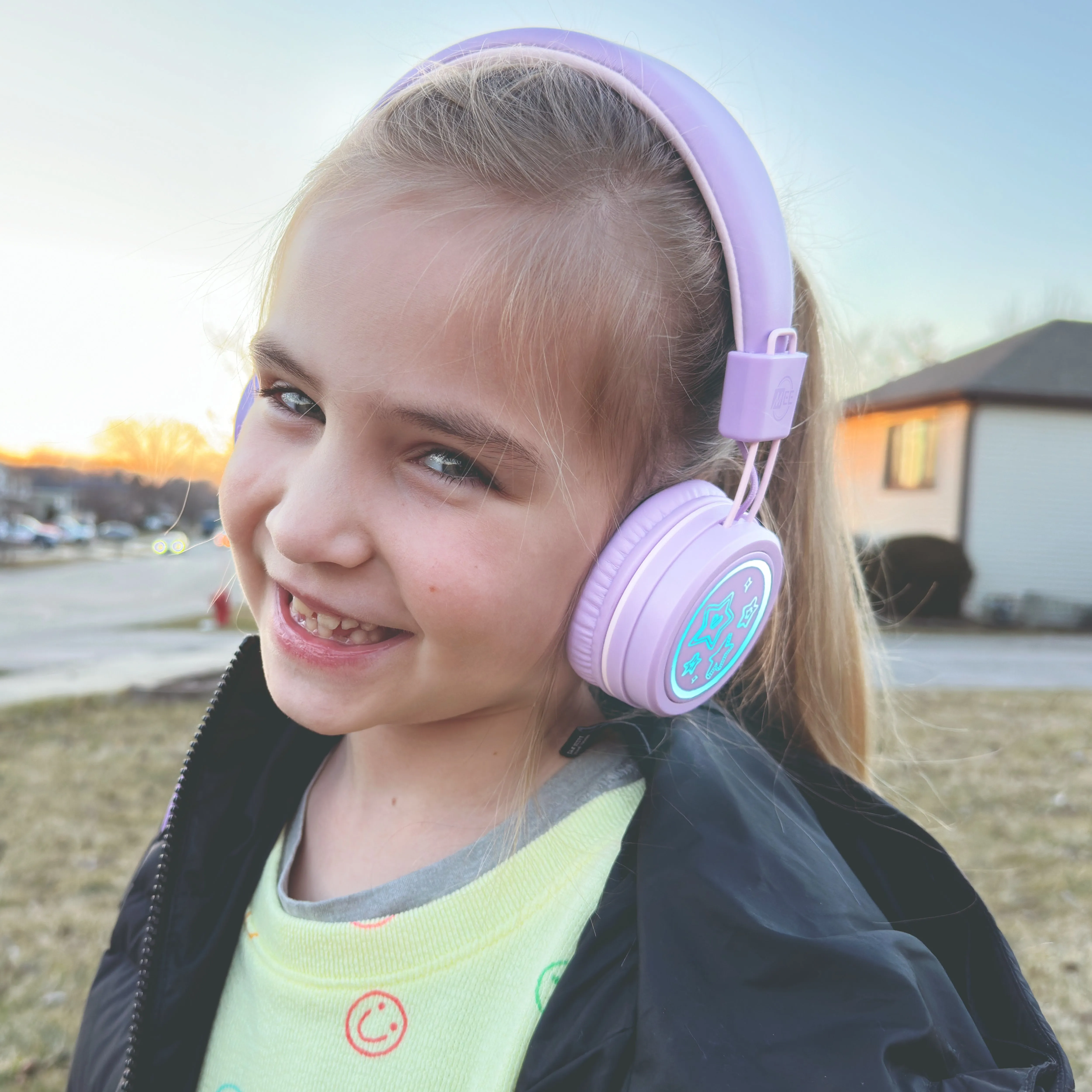 KidJamz KJ55BT Bluetooth Wireless Headphones for Kids with LED Lights [Bluetooth]