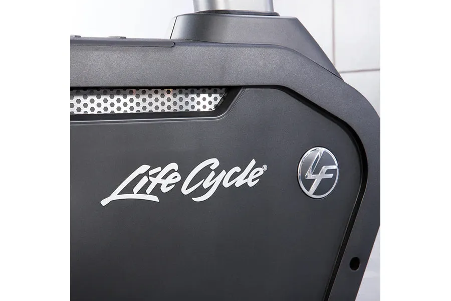 Life Fitness Club Series   (Plus) Upright Lifecycle Bike w/ SE3 Console (DEMO) (🎁HOLIDAY SALE)