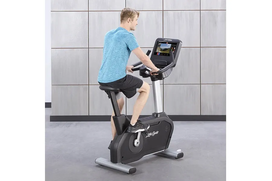 Life Fitness Club Series   (Plus) Upright Lifecycle Bike w/ SE3 Console (DEMO) (🎁HOLIDAY SALE)