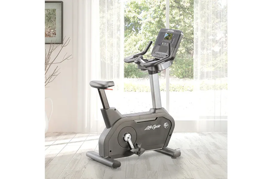 Life Fitness Club Series   (Plus) Upright Lifecycle Bike w/ SE3 Console (DEMO) (🎁HOLIDAY SALE)