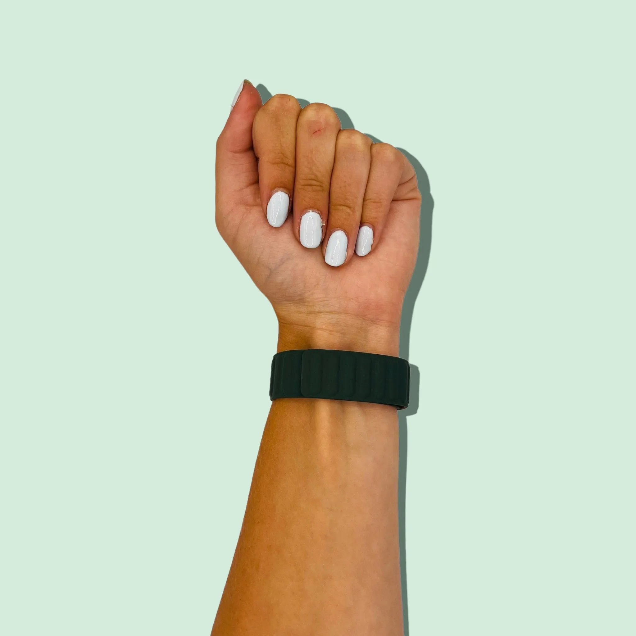 Magnetic Silicone Watch Straps Compatible with the Fitbit Charge 6