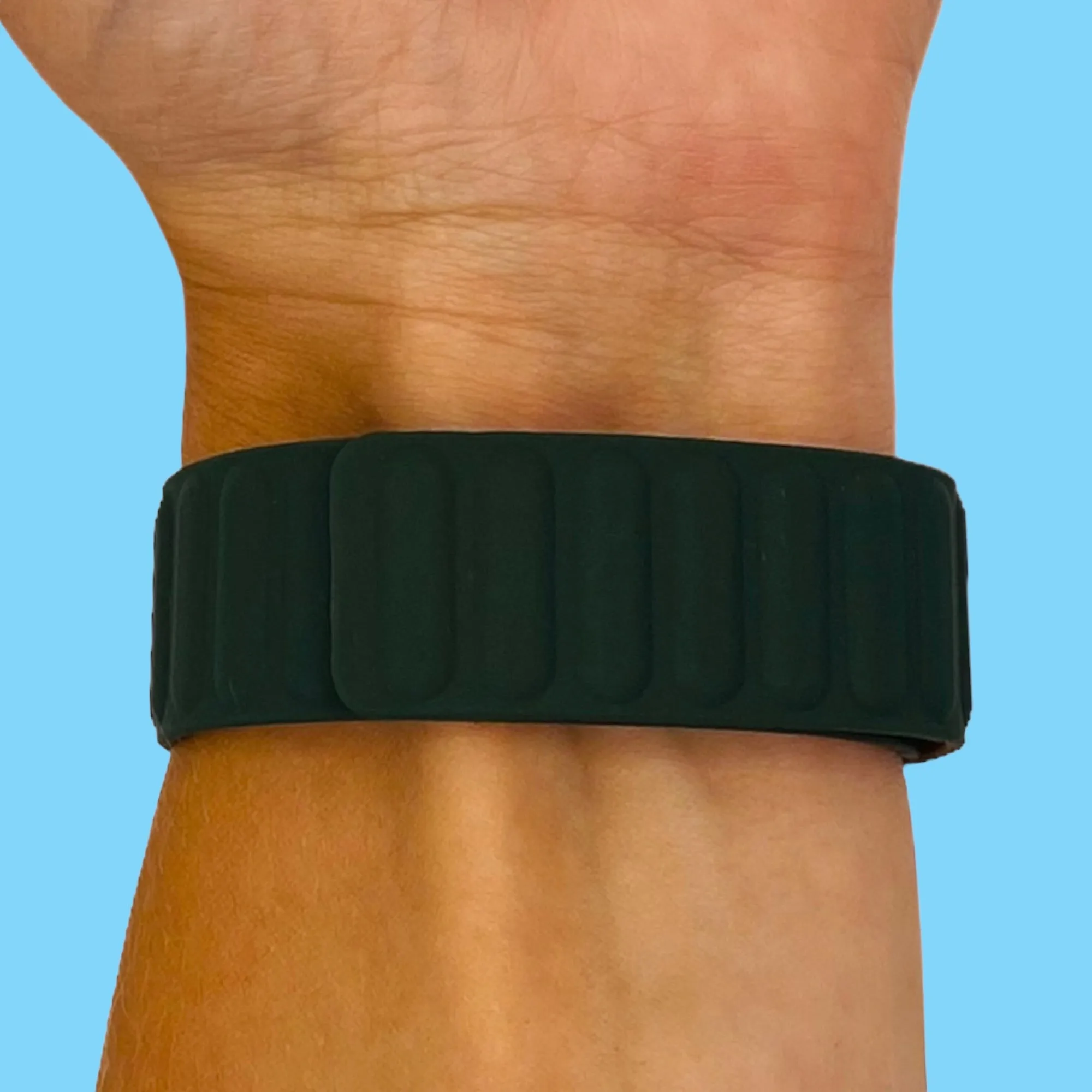 Magnetic Silicone Watch Straps Compatible with the Fitbit Charge 6