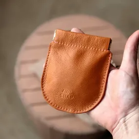 Pebble Pinch Pouch in Tan   Peach